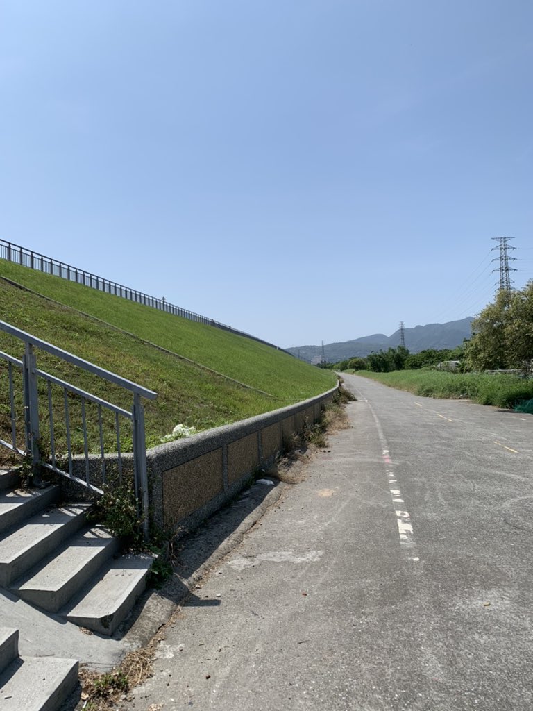 好天氣，曬一波
一起曬嗎？！

#野裸 #曬