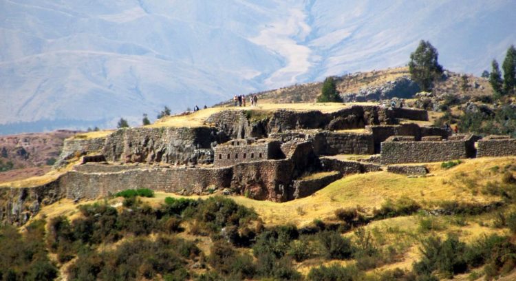 Our next stop is the archaeological site of Puka Pukara (in the indigenous Quechue language puka means red & pukara means fortress, so the name literally means Red Fortress). It was built for the defence of Cusco and the Inca Empire.