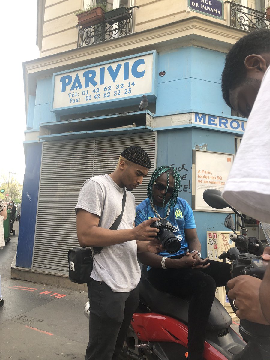 ViceVersatil's tweet photo. L’équipe DaVibe @DaVibeMag 
Shooting @ThabitiQls13 🙏🏾✨ https://t.co/4NA2Zxr5BN