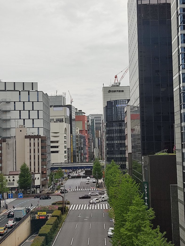 Dari Shinjuku, menuju Tōkyō untuk bertemu, lalu melanjutkan perjalanan berputar sekitar Odaiba. Sekilas perjalanan (luar).