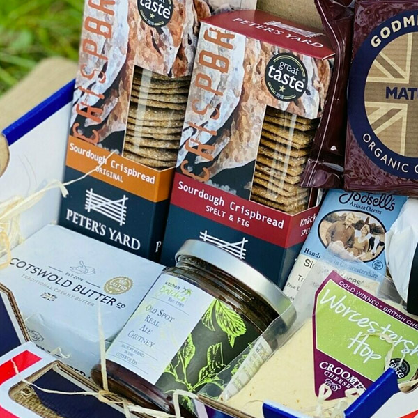 There is nothing more perfect than a wine and cheese evening. 

Make sure you are supporting local and looking into fresh local produce - bit.ly/2JFwq3l 

📸Mudwalls Farm Ltd

#cotswoldbutter #butter #saltedbutter  #cotswolds #westcountry #cotswolddairy #dairyfarm