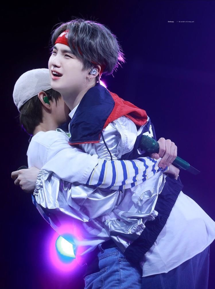 Yoongi is my world ⁷ 🐰🐱🍊 tweet media