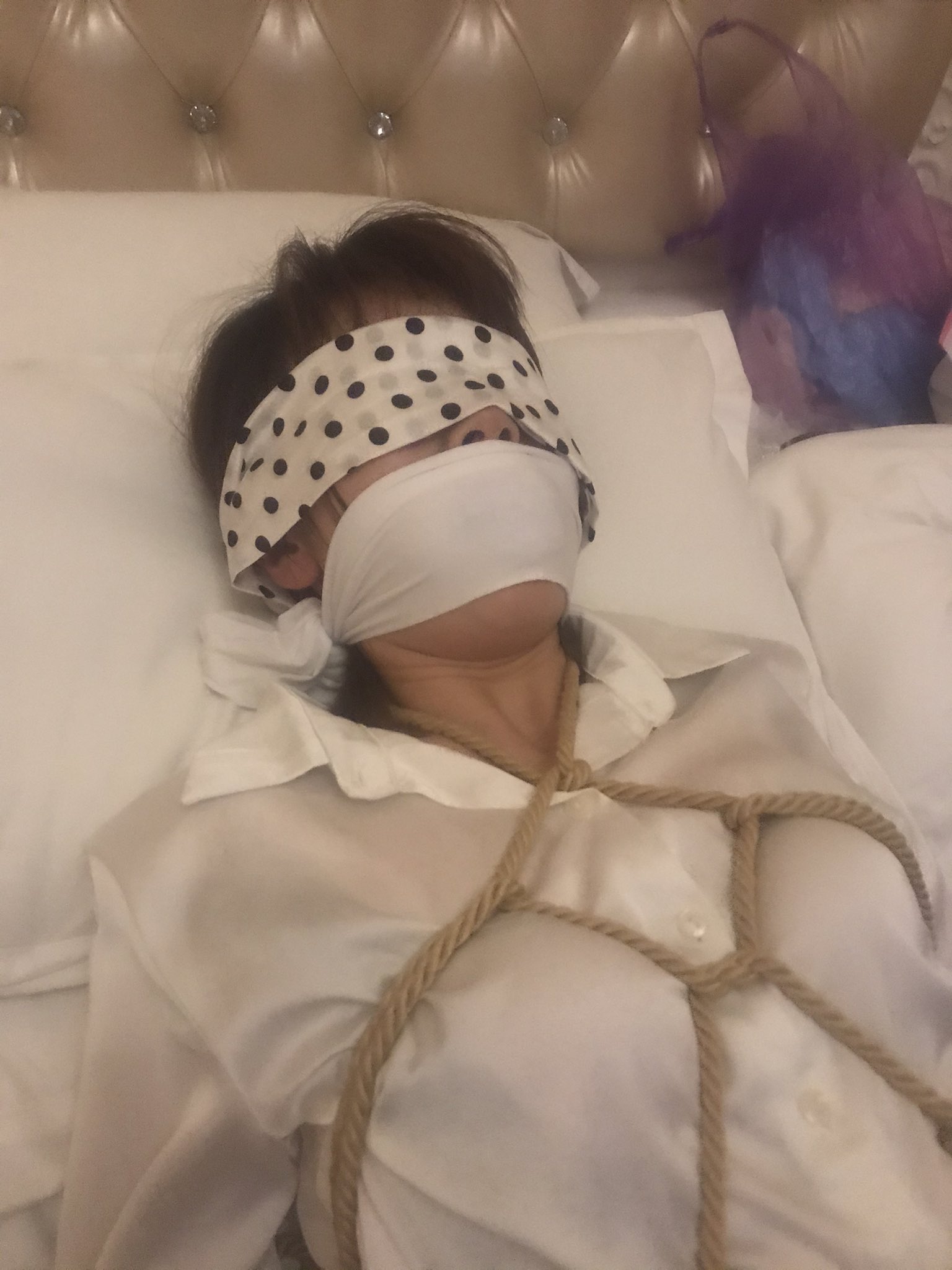 向阳on X: 今日份约绳堵嘴猿辔丝袜堵嘴t.cosIf7m8AJoS  X