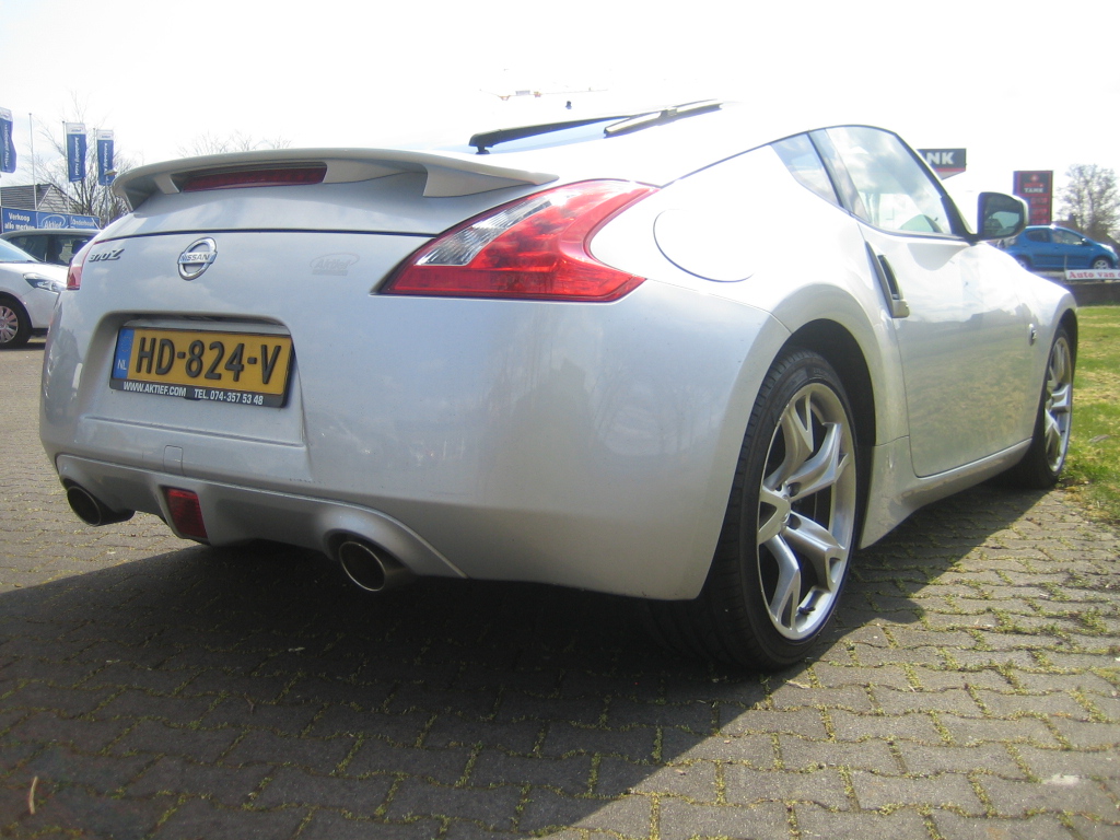 Autoaktief's tweet image. Even standing still it is moving. Now in stock: Nissan 370Z .