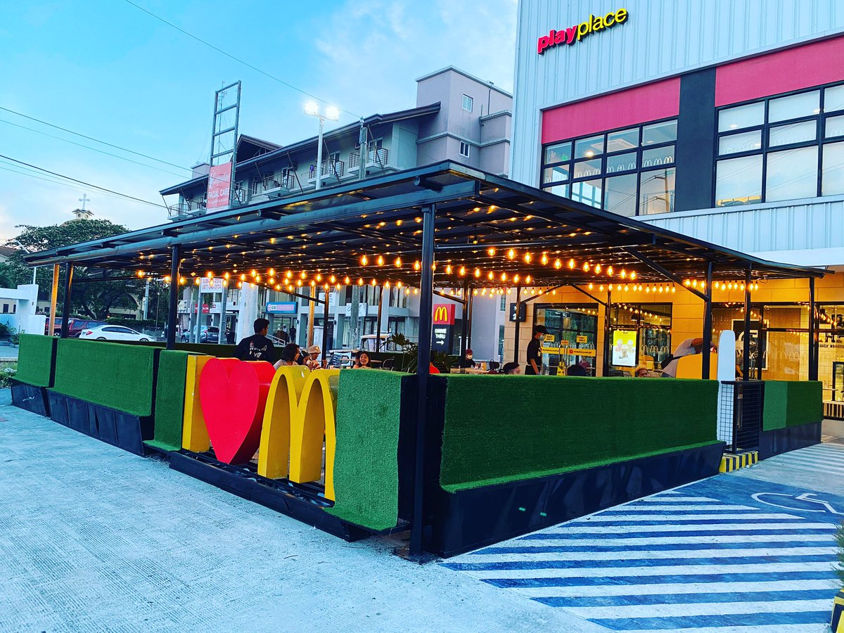 Introducing a “BIGGER” Outdoor Dining area at McDonald’s Biñan Highway.