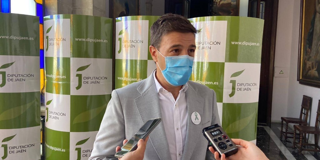 CsJaen_Prov's tweet photo. 🧡🗣️Presentamos una enmienda a la #ComisióndeAgricultura en la que se abordará la modificación del Consejo con la inclusión de #ASOLITE.
El anuncio lo hace @ilderuizpadilla tras mantener una reunión con la dirección de la asociación.
🔗Nota de prensa👇
https://t.co/7I9E3IMy8a https://t.co/kVDnLUqSqY