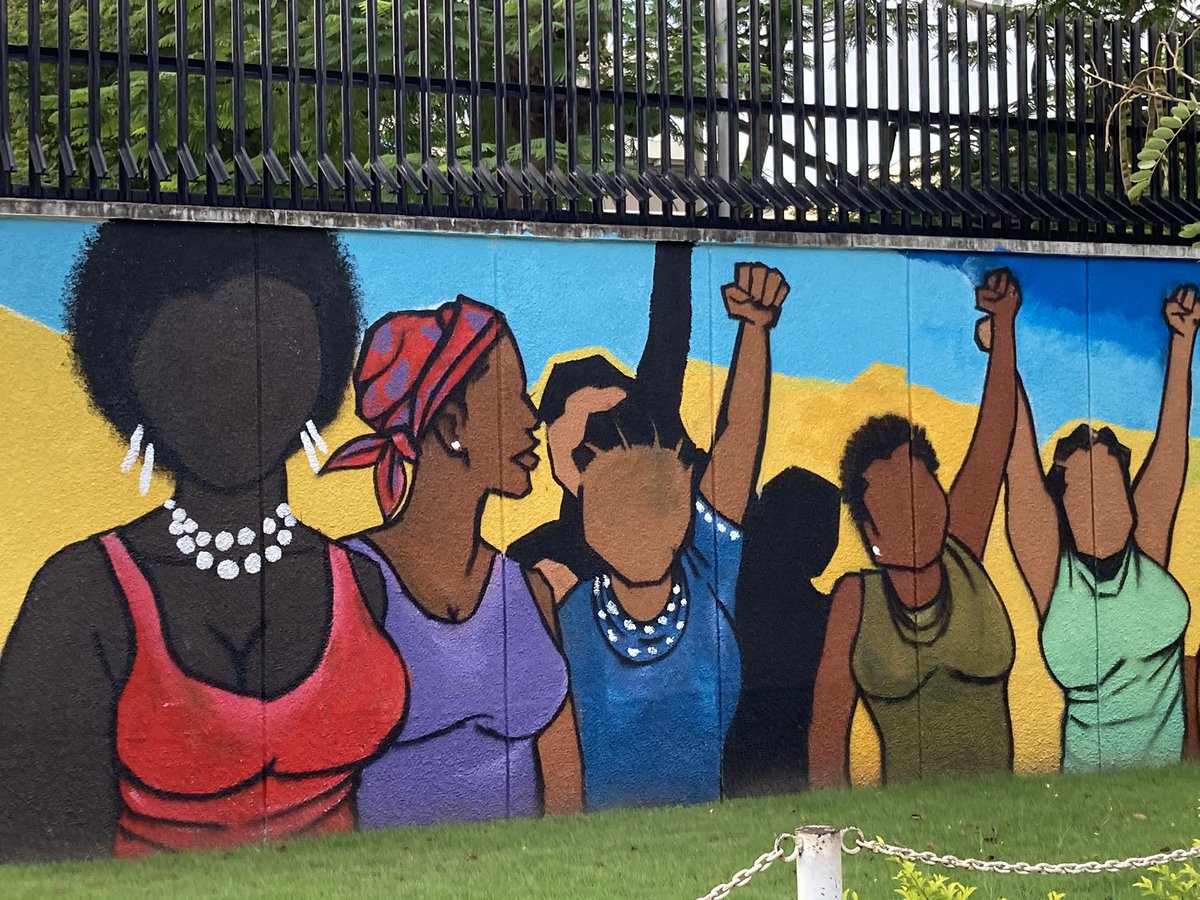 Look at this powerful wall painting in Dar es Salaam. It was done at the International Women’s day in #Tanzania. #gender #equality #internationalwomensday2021