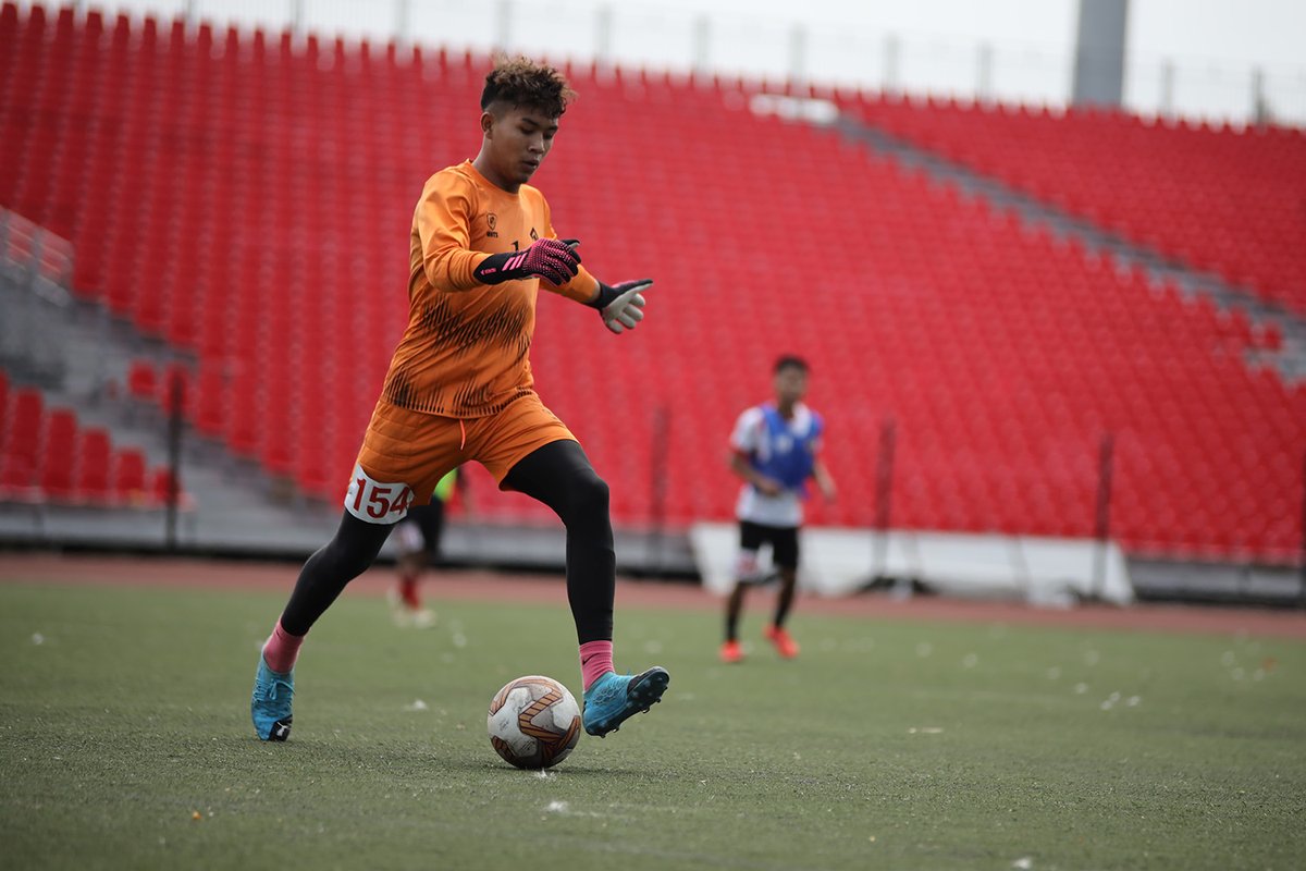 HydFCOfficial's tweet photo. 🙌 A big thank you to everyone in Aizawl for the hospitality and for helping run the #HFCTrials smoothly. 

#HarKadamNayaDum #HydKeHainHum #HyderabadFC 💛🖤 https://t.co/sEao78VmHr