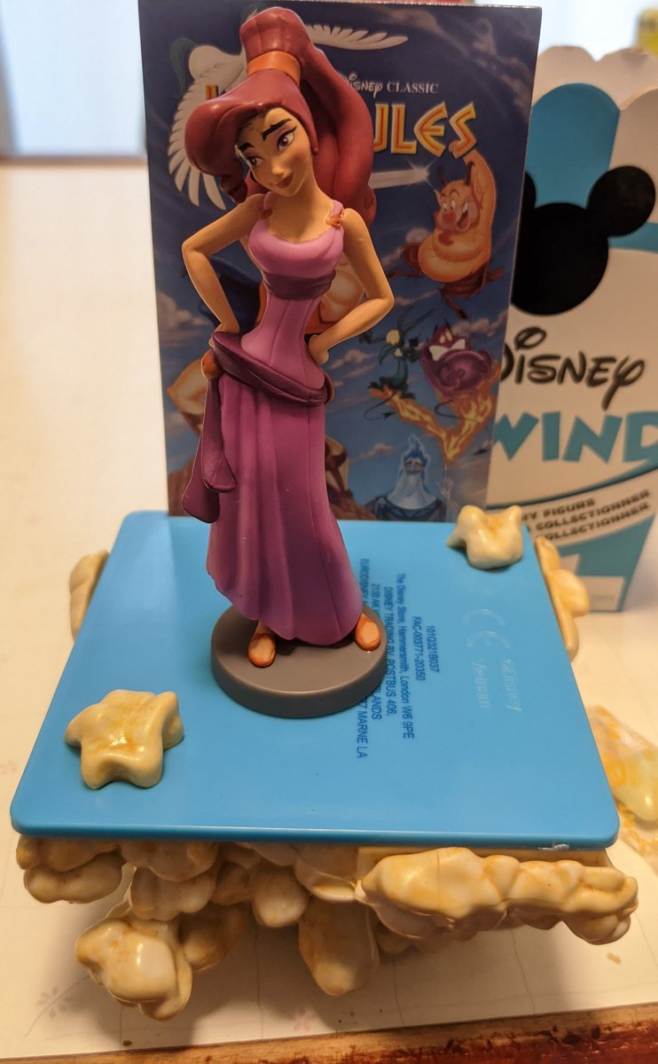 タコクラゲひろちょい隊長 در توییتر ディズニーストアで出てたポップコーン型のケースにフィギュアが入ってるシークレットフィギュア の奴 一個だけ買ったらシークレットが当たったよー メグ メガラ でした