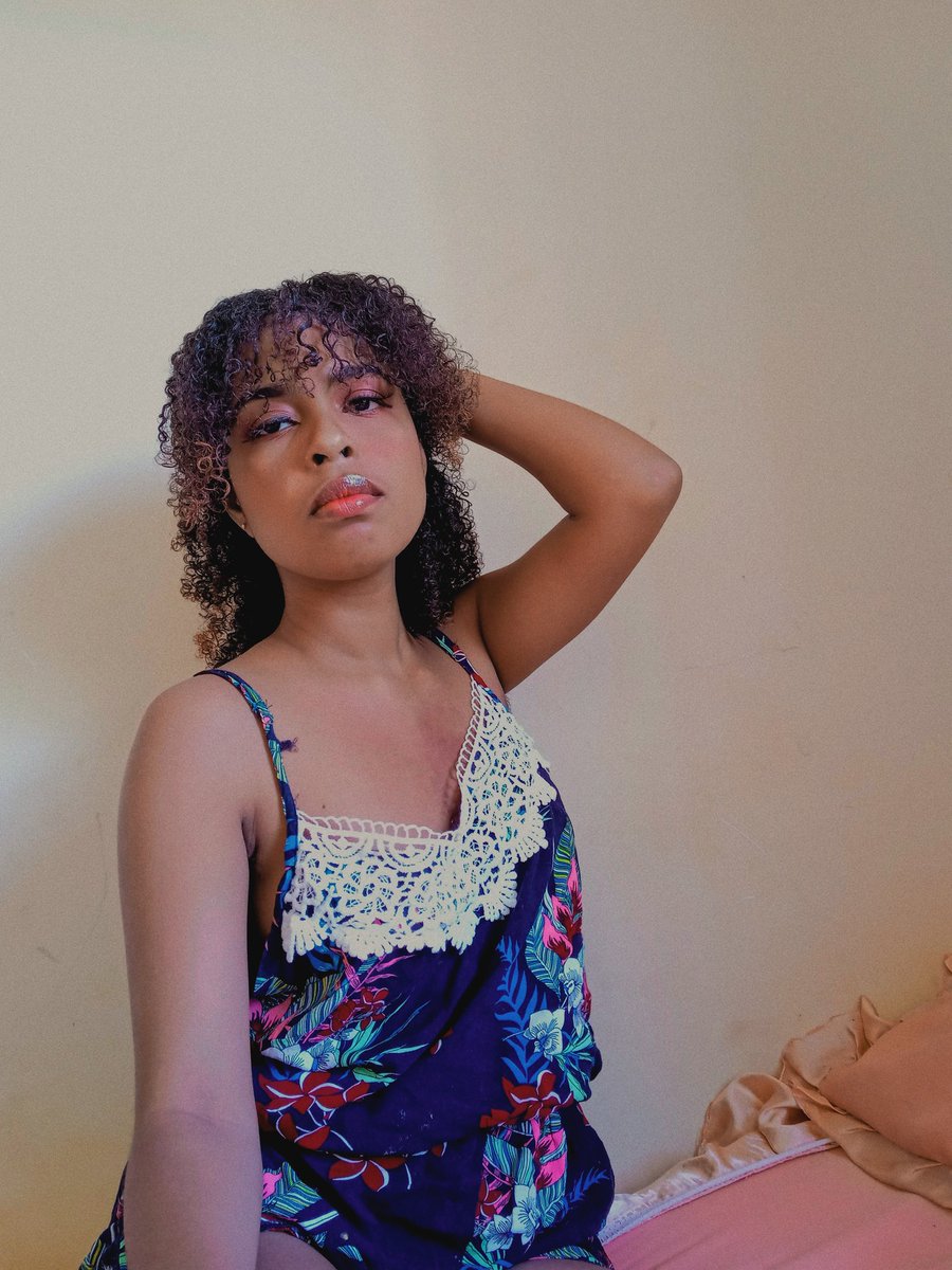 baddingrid's tweet image. Editei essa foto agora e fiquei chocada com a minha beleza...