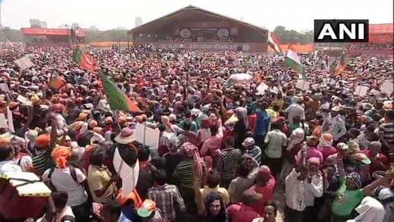 It's all started with #NamasteTrump, waves touched new heights in Bengal 

Any doubt ❓ Have a look 👇
#CoronaSecondWave 
#SuperSpreaderModi 

First wave                        Second wave