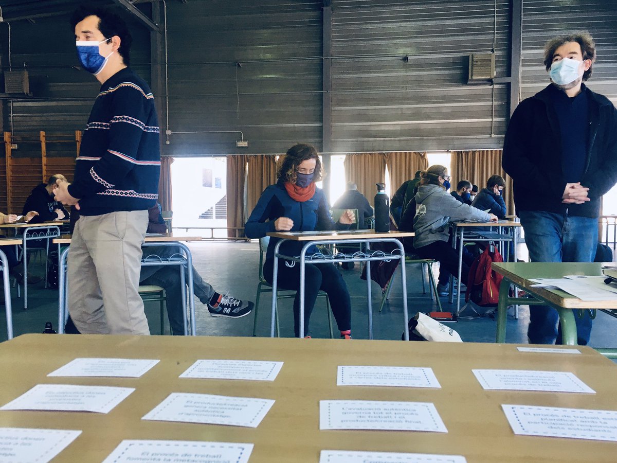 Montse_4's tweet photo. Matins de projectes amb @sergidelmoral @lamirada @BetlemCuesta @InsMatadepera 

#formaciopresencial #antiganormalitat #prioritzem #treballcooperatiu #aprenentage #teachers https://t.co/gJArjtk2Md
