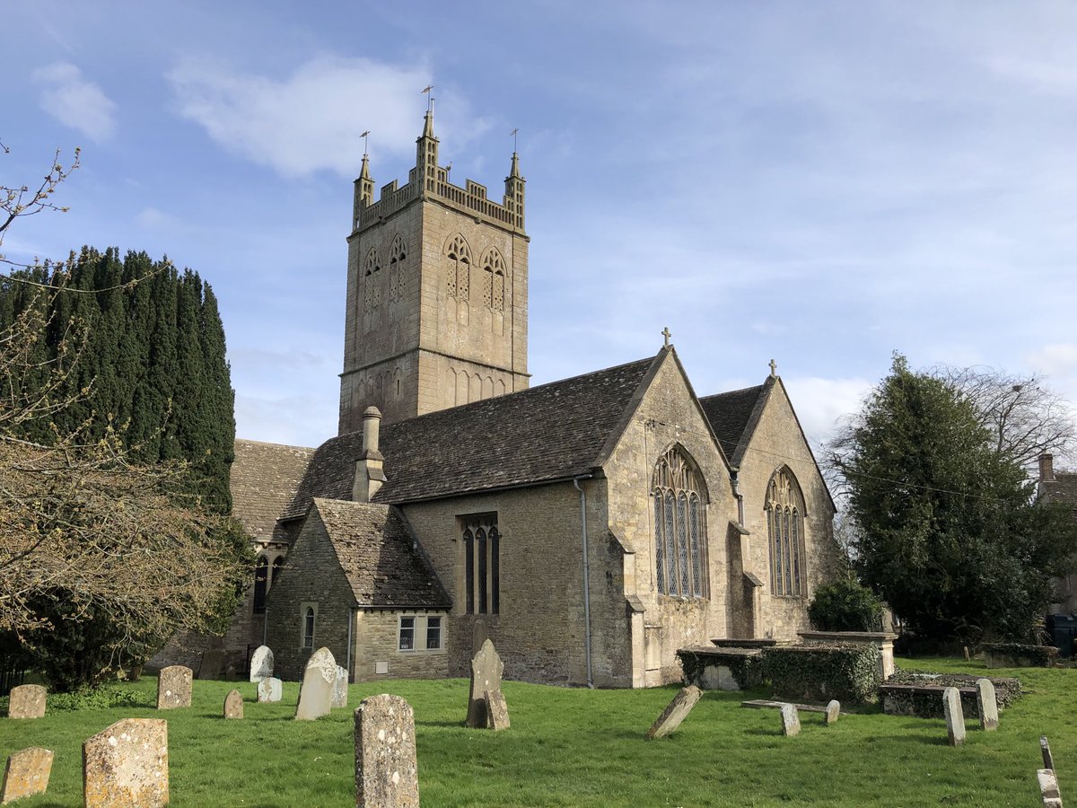 It’s all going on on the tower of Holy Cross, Sherston, Wiltshire. Designed by Thomas Sumsion in 1730, we have trefoiled blank panels, gothic crockets, a classical niche, medieval face to the 1st stage. M-shaped tracery to the bell-openings.🤩 #SteepleSaturday #AprilTowers