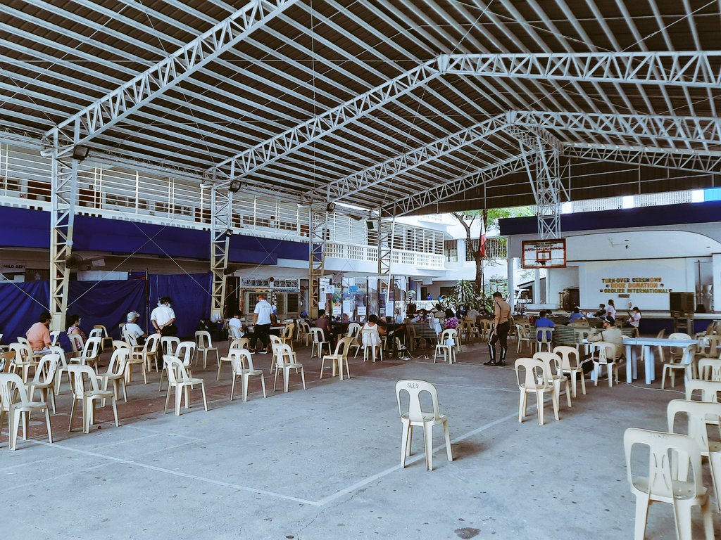 jendeesapo's tweet photo. Grabe po sa pagka organized sa pasig. Salamat po sa mga frontliners and basta lahat po ng nag assist kanina sa mother ko na senior. 

Kudos to Mayor @VicoSotto 

#ProudPasigeno https://t.co/SlOcWF8jSn