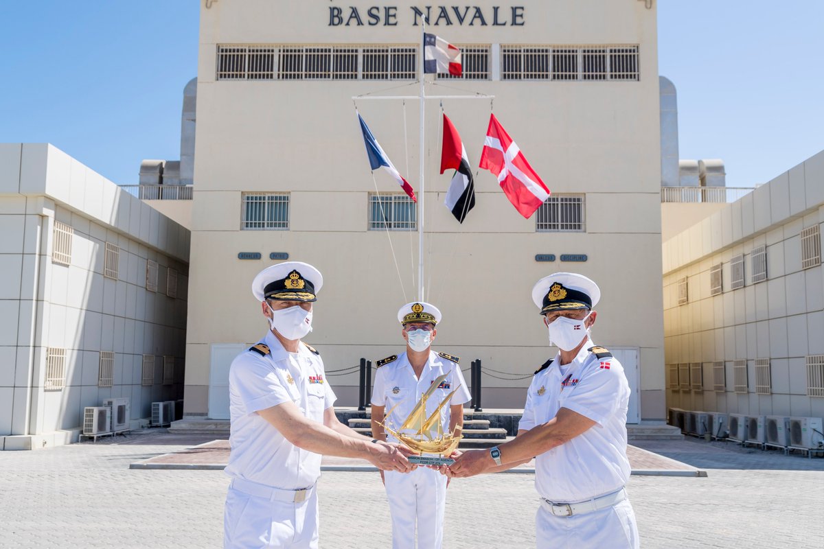 EMASOH_AGENOR's tweet photo. There is a New Danish Command Team for @EMASOH_AGENOR in the #StraitofHormuz. Today we had the Change of Command where commodore Carsten Fjord-Larsen handed over de command to Commodore Anders Friis. A warm welcome to the new Danish crew.
#værdatkæmpefor #change #navy #DanishNavy https://t.co/8aPqXFj8dp