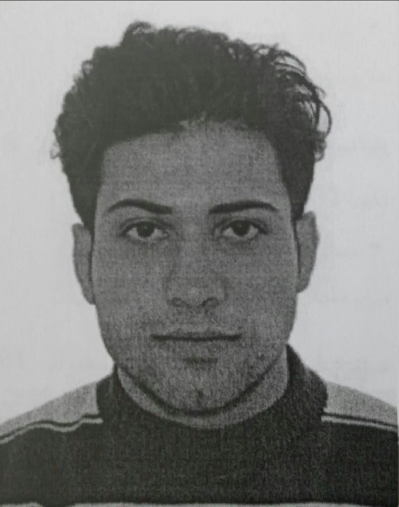 IKHRWatch's tweet photo. 🔴🔴WHERE IS BENJAMIN FARAJZADE?
Benjamin was recruited by #PJAK when he was still a minor.
According to his family, Benjamin escaped a few months ago and was taken in by #Parastin, #Duhok. He called home for his family to come pick him up.
https://t.co/i2WMgs24DM https://t.co/Yhj08Vx4M3