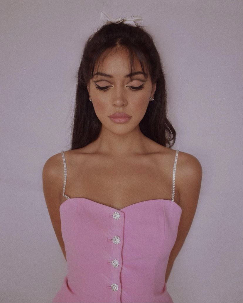 ㅤ 
I have bestowed my prayers to Tyche and her fortunate’s possessions— I, Cindy Kimberly am now tossing my luck for the purpose of finding some new friends by doing the #openfollow. Might aswell leave a trace down below to start a new conversation. RTs would be appreciated! 
ㅤ
