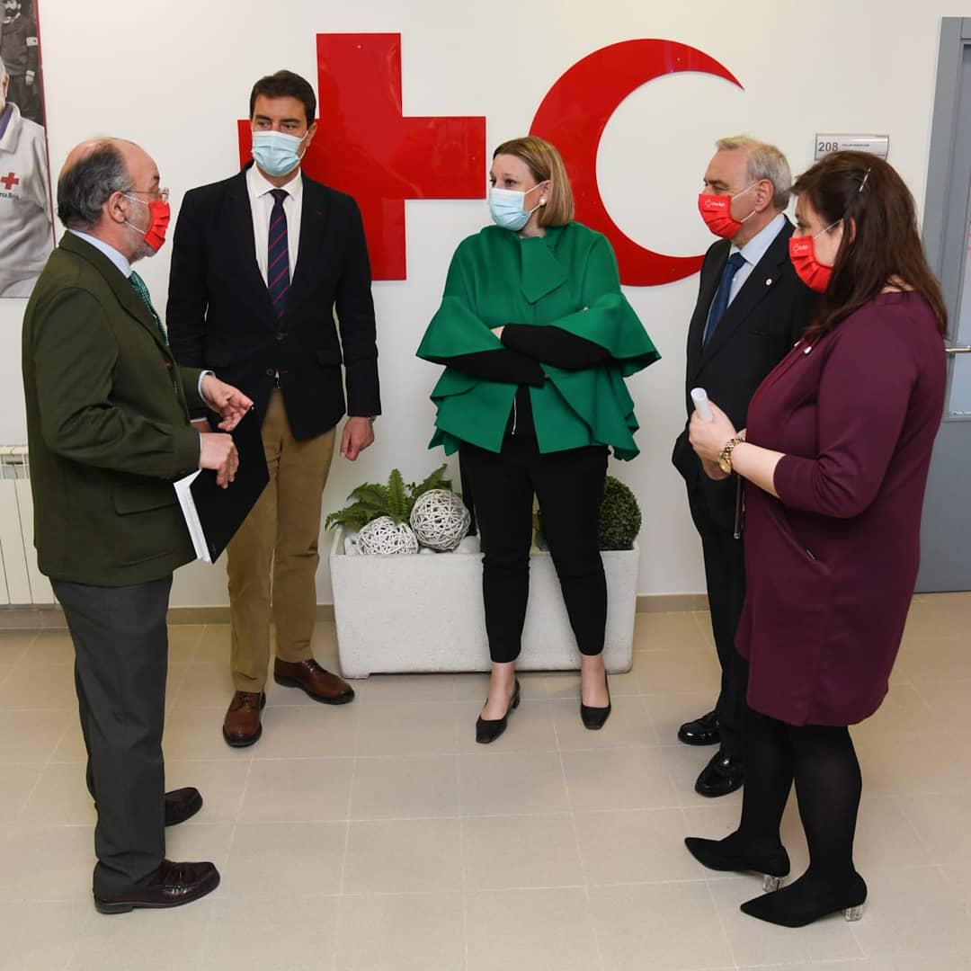 Viernes y sábado intenso; ayer visita de los consejeros de Presidencia y Familia a <a href="/cruzrojaburgos/">Cruz Roja en Burgos</a> y hoy #DesayunosYMeriendas #ConCorazon en <a href="/Alcampo/">Alcampo</a> #CruzRojaResponde