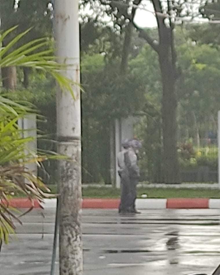 madchenyu's tweet photo. YANGON: At least 3 of military regime troops were wounded, 1 of them critically, when three homemade bombs exploded at the General Administration Department office in Yangon’s Yankin Tsp, according to police sources reported by @IrrawaddyNews #WhatsHappeningInMyanmar #Apr17Coup https://t.co/O7qLjUIVE9