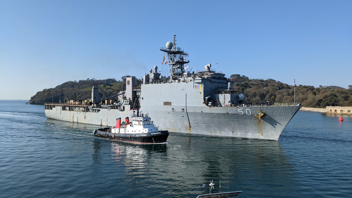 #USSCarterHall inbound @HMNBDevonport a few moments ago