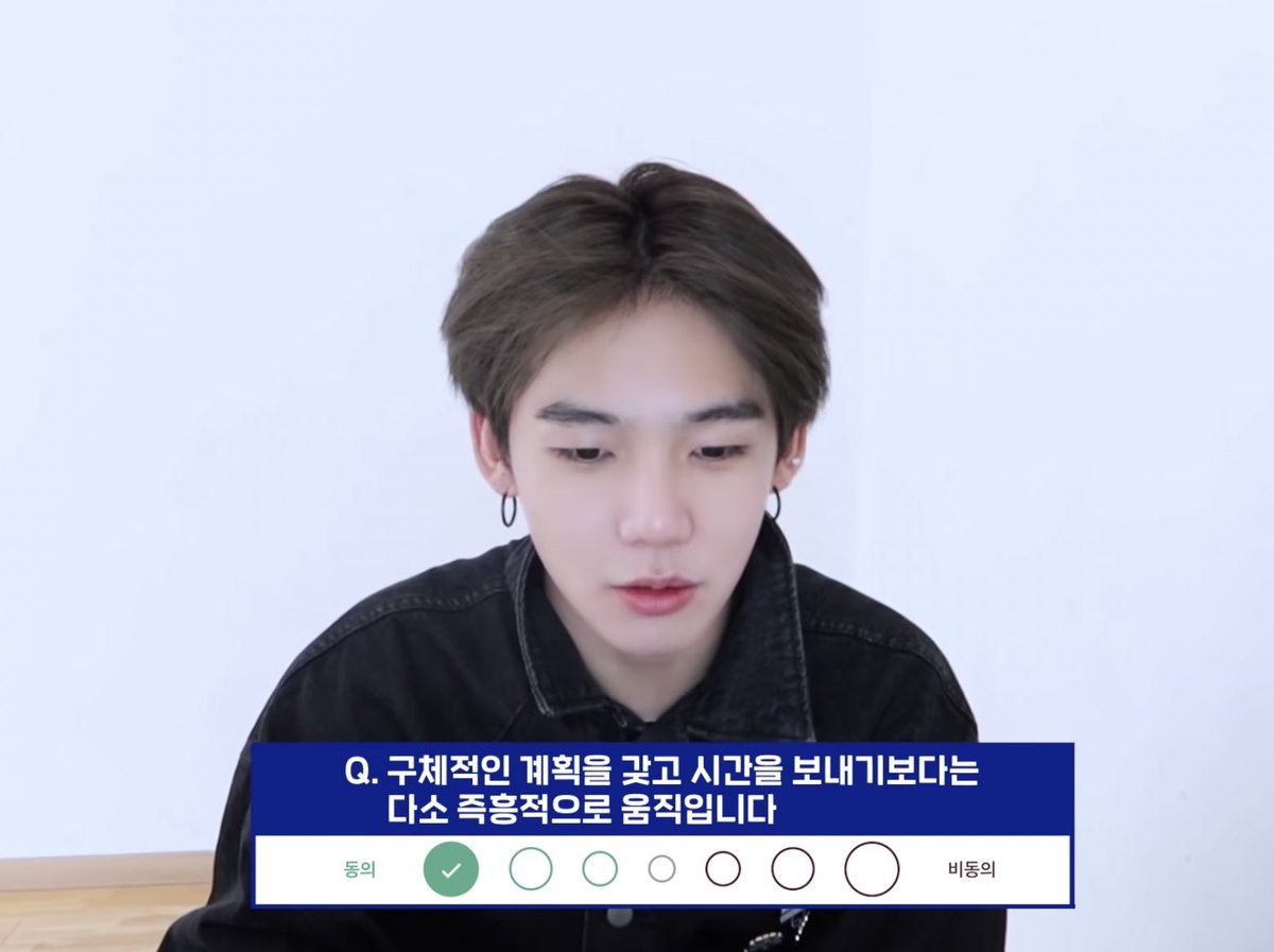 첫데이트 망치는 도최 보고싶다...하루 계획 시간단위로 빡빡하게 짜온 도앵이 나만 믿으라고 했는데 예상치못한 변수 계속 생겨서 우울해했으면.. 그치만 그형은 너랑 있어서 좋았다고 웃어주겠지^^