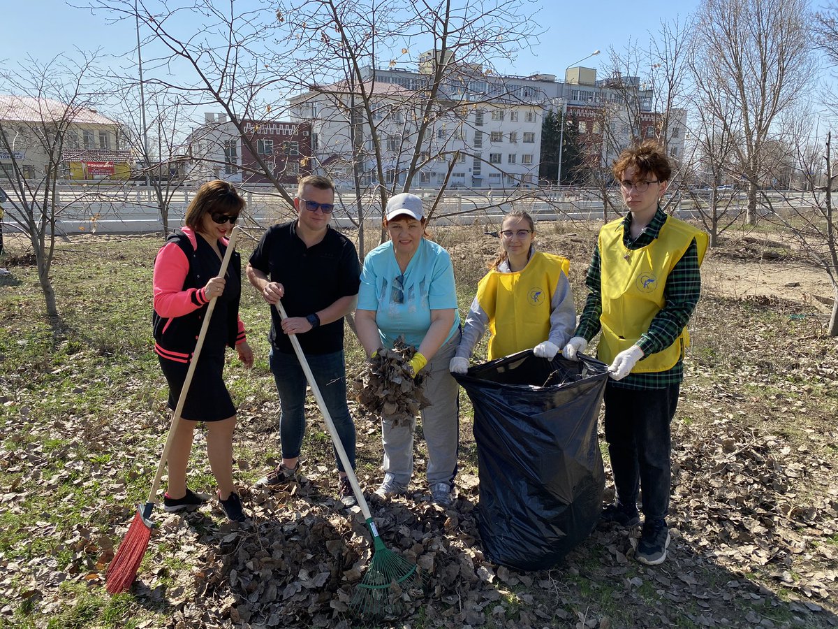 sannikovatat's tweet image. Весенняя неделя добра стартовала в Самаре, в Самарском районе, отлично потрудились с волонтерами и коллегами в сквере  на Хлебной площади около храма! Всем огромное спасибо!!! # СЦРД, #АВЦ;#Весенняянеделядобра