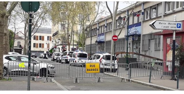 MissileV2's tweet photo. Il causait beaucoup Monsieur Lionel Faubeau lorsqu’il était en campagne pour les municipales #Colombes #PS #hautsdeseine #circulationdouce https://t.co/WBFR8M4bju