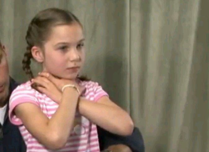 นี่กับพ่อเคยเดินกันอยู่ในห้าง ละพนักงานห้างก็เข้ามาถามพ่อว่ากำลังหาอะไรอยู่หรอครับ พ่อตอบกำลังตามหาผู้หญิงของผม ละฮีก็เดินไปเจอแม่

กูกับพนักงานห้างคือมองหน้ากันแบบ