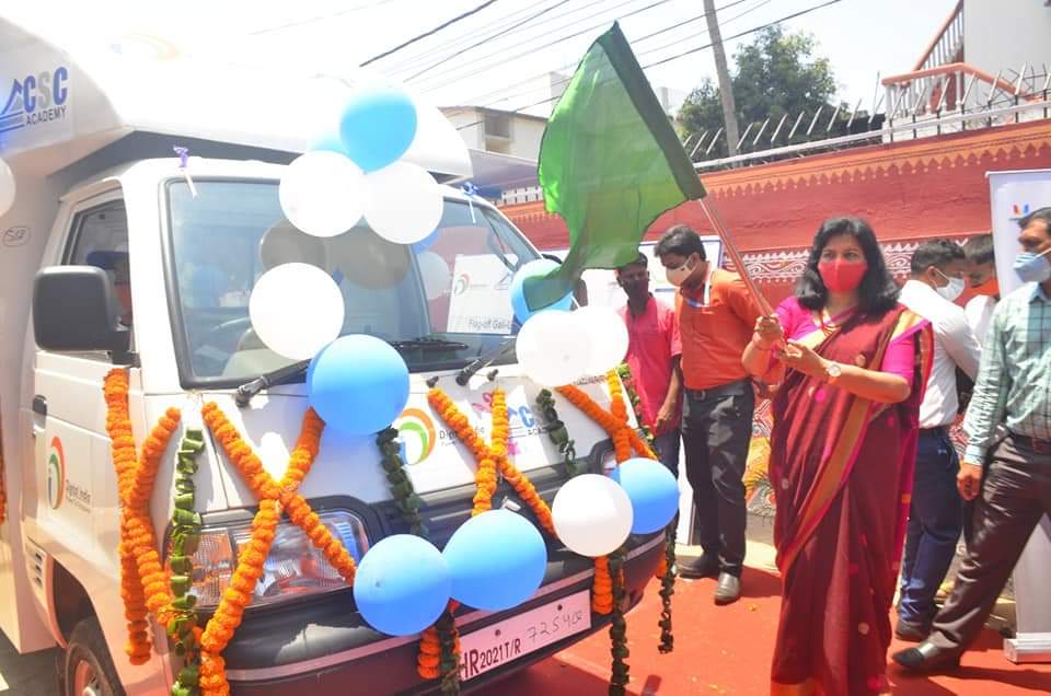OdishaSpv's tweet photo. Under #PMGDISHA, Bhubaneswar MP  Honorable @AprajitaSarangi Mam today inaugurated a Mobile Van for #financialliteracy program for Khordha District at her Parliamentary Office.

 #Vodafone_India_Foundation
 #Learning_Links_Foundation

@CSCegov_ @dintya15
 @SwornaprabhaSi1 https://t.co/ipKYu6Dszz