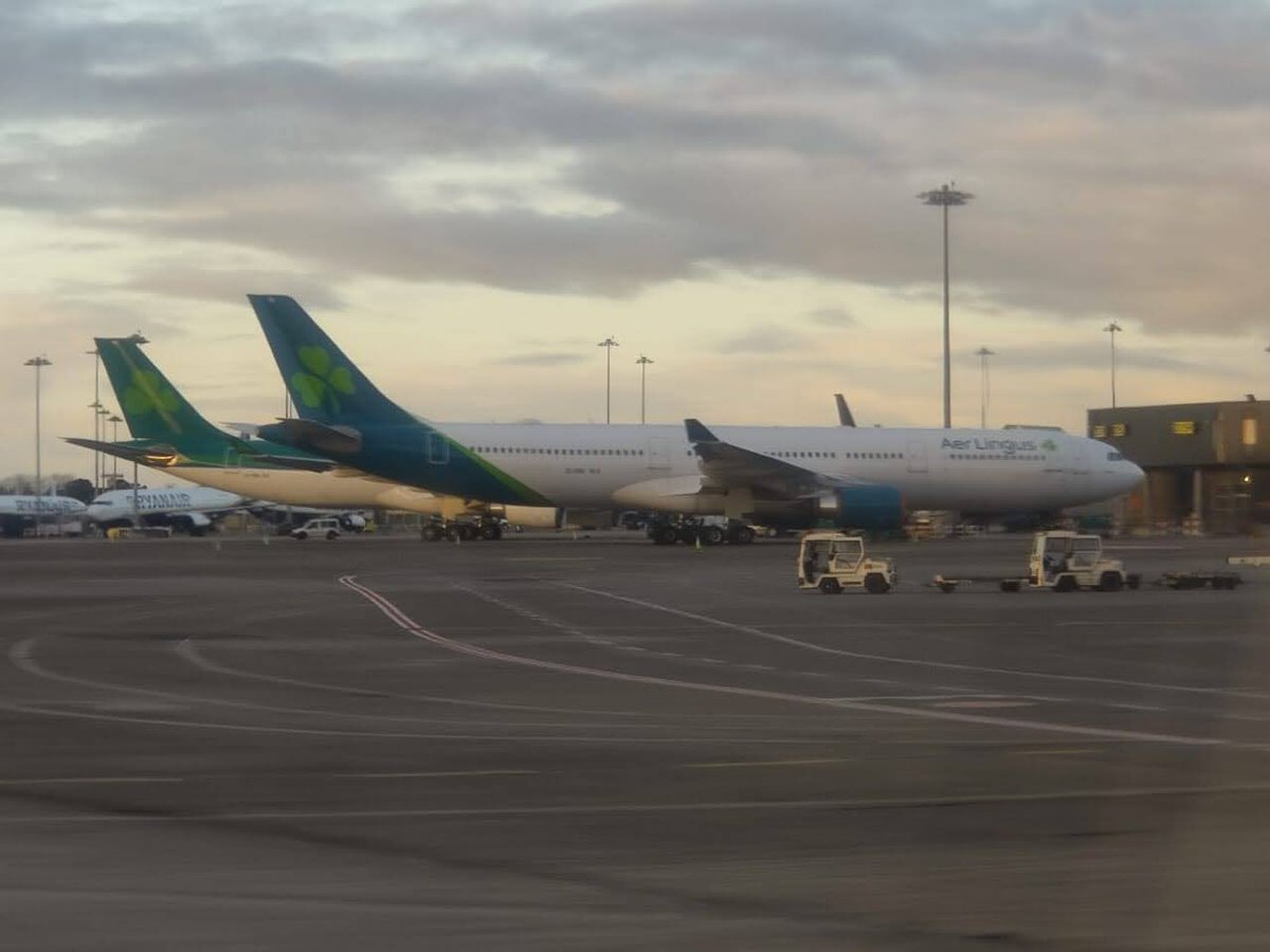 avgeeks_united's tweet photo. A couple of planes @frankfurtairport ✈️🛩🤩🔥

Pictures Clicked by @sourav.bhor 

For more pictures and videos like this follow @avgeeksunited 
.
.
.
.
.
.
.

#planes #PlaneSpotting #PlaneSpotter #planespotters #planesofinstagram #planesdub #PlanesfitTEAM #planesailing https://t.co/WITfVUzqbY