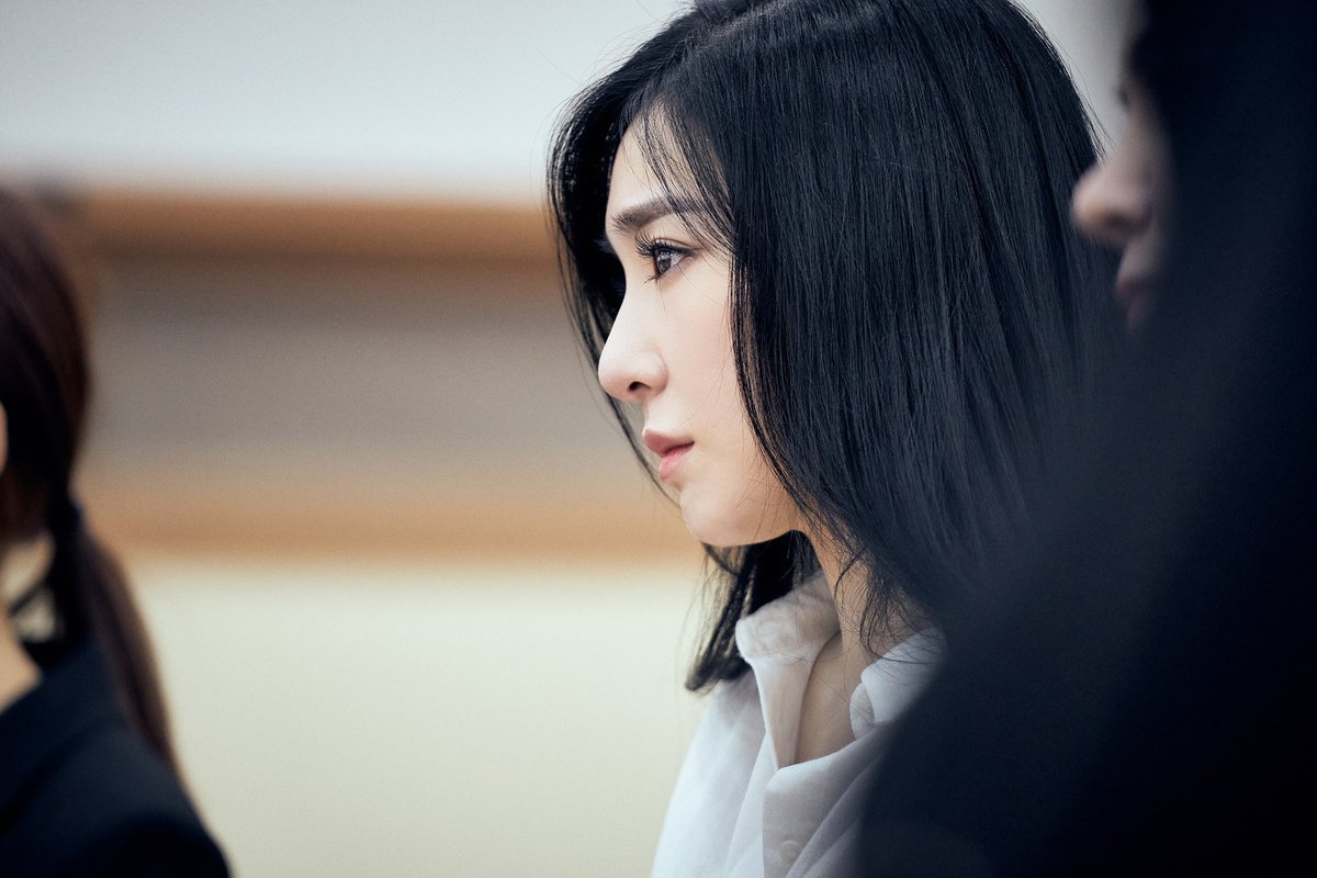 สายตาที่เต็มไปด้วยความมุ่งมั่นของฟานี่ไม่เคยทรยศใคร ผลลัพธ์ที่ออกมามันดีเสมอ ทั้งต่อตัวเองและคนรอบข้าง ไม่มีใครได้ร่วมงานกับฟานี่แล้วไม่เอ่ยปากชม เธอคือความภาคภูมิใจของโซชิ โซวอน และยองวอน 💕