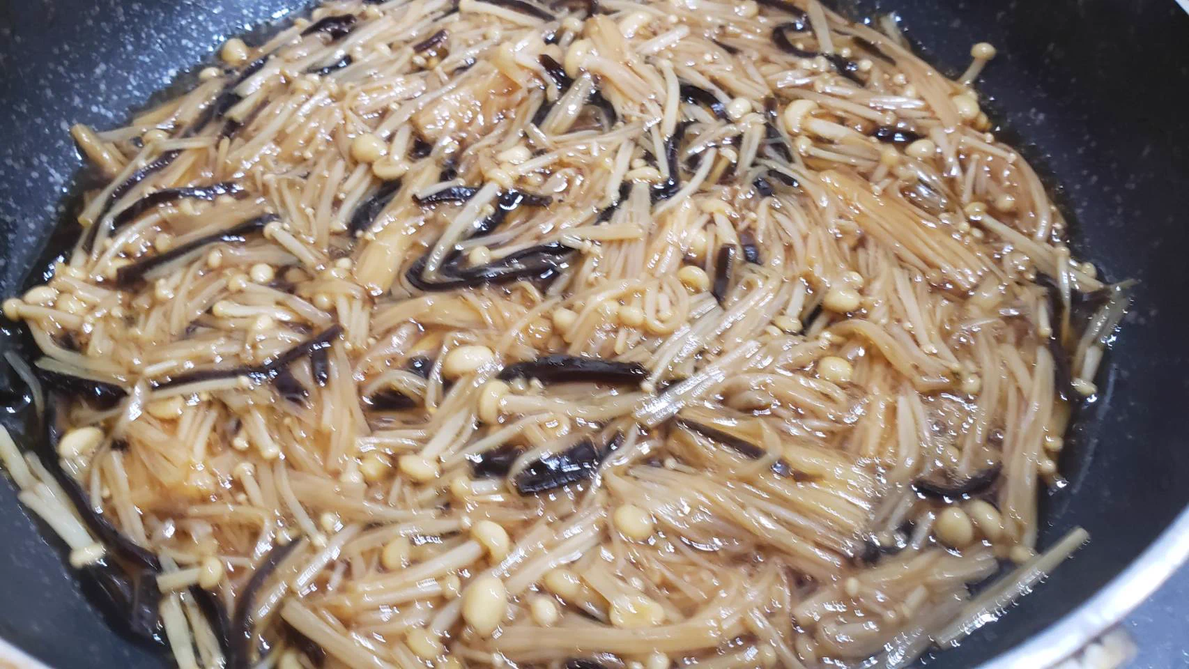 ごはんがすすみそう！とっても簡単に作れる「なめたけ」のレシピ！