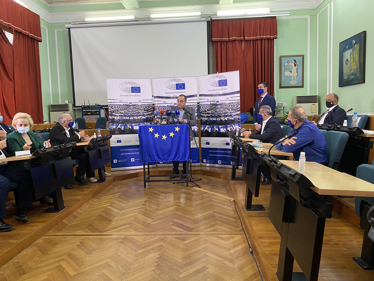 EP in Cyprus (@europarl_cy) on Twitter photo .<a href="/ggeorgiouMEP/">GiorgosKGeorgiou</a>: «Ως άνθρωπος του πολιτισμού, ο Κώστα Βήχας ενσαρκώνει σε όλη τη διαδρομή του την αρχαιοελληνική σημασία της λέξης ηθοποιός. Ποιεί, δημιουργεί ήθος, χαρακτήρα...όταν πέφτει η αυλαία, όταν σβήνουν τα φώτα, πρωταγωνιστεί στη σκηνή του ανθρωπισμού & της αλληλεγγύης» .<a href="/ggeorgiouMEP/">GiorgosKGeorgiou</a>: «Ως άνθρωπος του πολιτισμού, ο Κώστα Βήχας ενσαρκώνει σε όλη τη διαδρομή του την αρχαιοελληνική σημασία της λέξης ηθοποιός. Ποιεί, δημιουργεί ήθος, χαρακτήρα...όταν πέφτει η αυλαία, όταν σβήνουν τα φώτα, πρωταγωνιστεί στη σκηνή του ανθρωπισμού & της αλληλεγγύης»