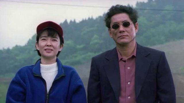 Hana-bi (1997) - JaponaisTakeshi KitanoLion d'Or à Venise pour Kitano. Ce film a permis au cinéaste de se faire une réputation à l'étranger éloignée de celle du simple comique de la télévision qu'il avait au Japon.