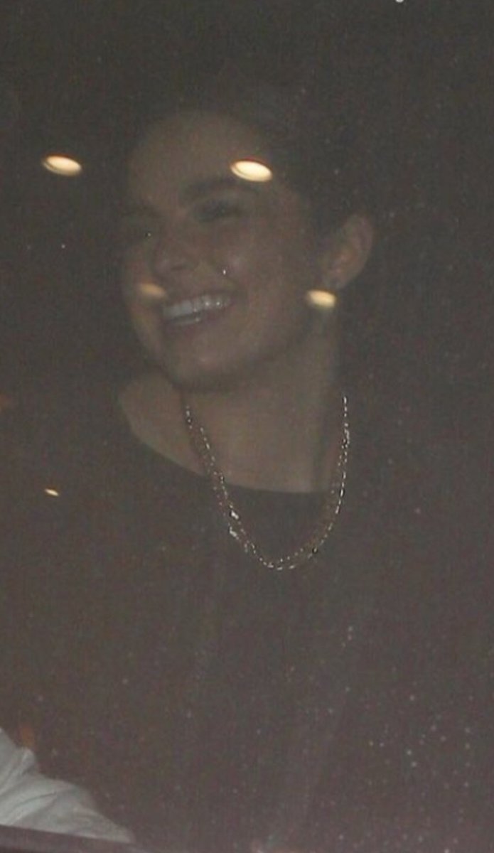 dudewhoszara's tweet photo. same smile. i’m not crying u r https://t.co/E7z2b8gN1S