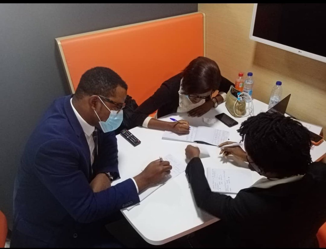 LaKmerTech's tweet photo. #Hackathoncitoyen les ateliers à #Douala sur la #gouvernance_locale et la #participation_citoyenne
Les jeunes s'activent !
En route vers le #SommetAfriqueFrance https://t.co/LH46pCWXtp