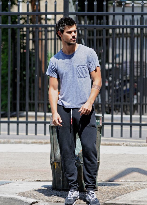 Taylor Lautner bulge.