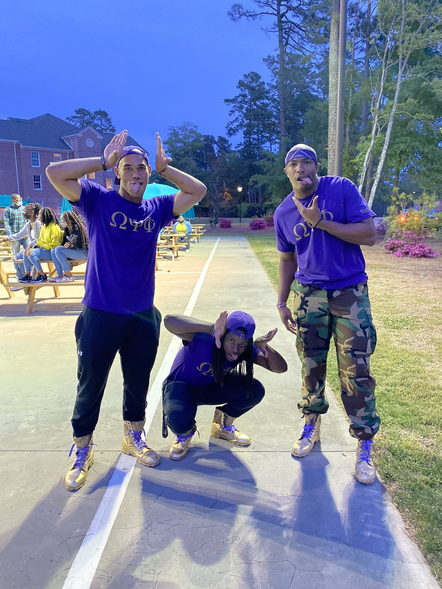 robert_morrow2's tweet photo. 🐶 The Beach Bruhz are here to stay 🐶 https://t.co/cxcXP4XwDZ