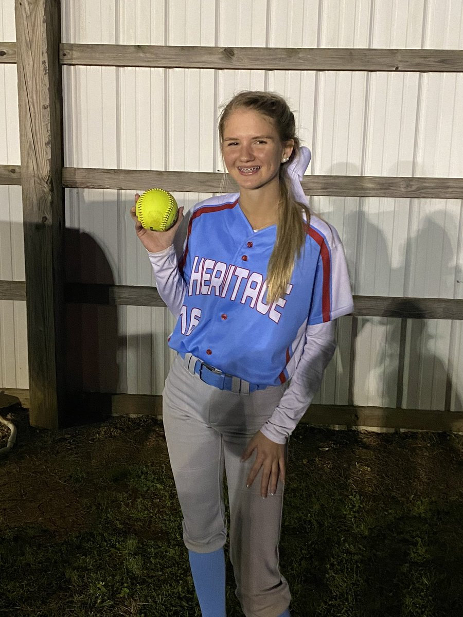 starsnational05's tweet photo. When our girls are up to bat you better grab the 🍿cause the show is about to start. @carley_pickens goes yard last night. Congrats Carley! @VeloLabSoftball https://t.co/uE2NOXwtJG