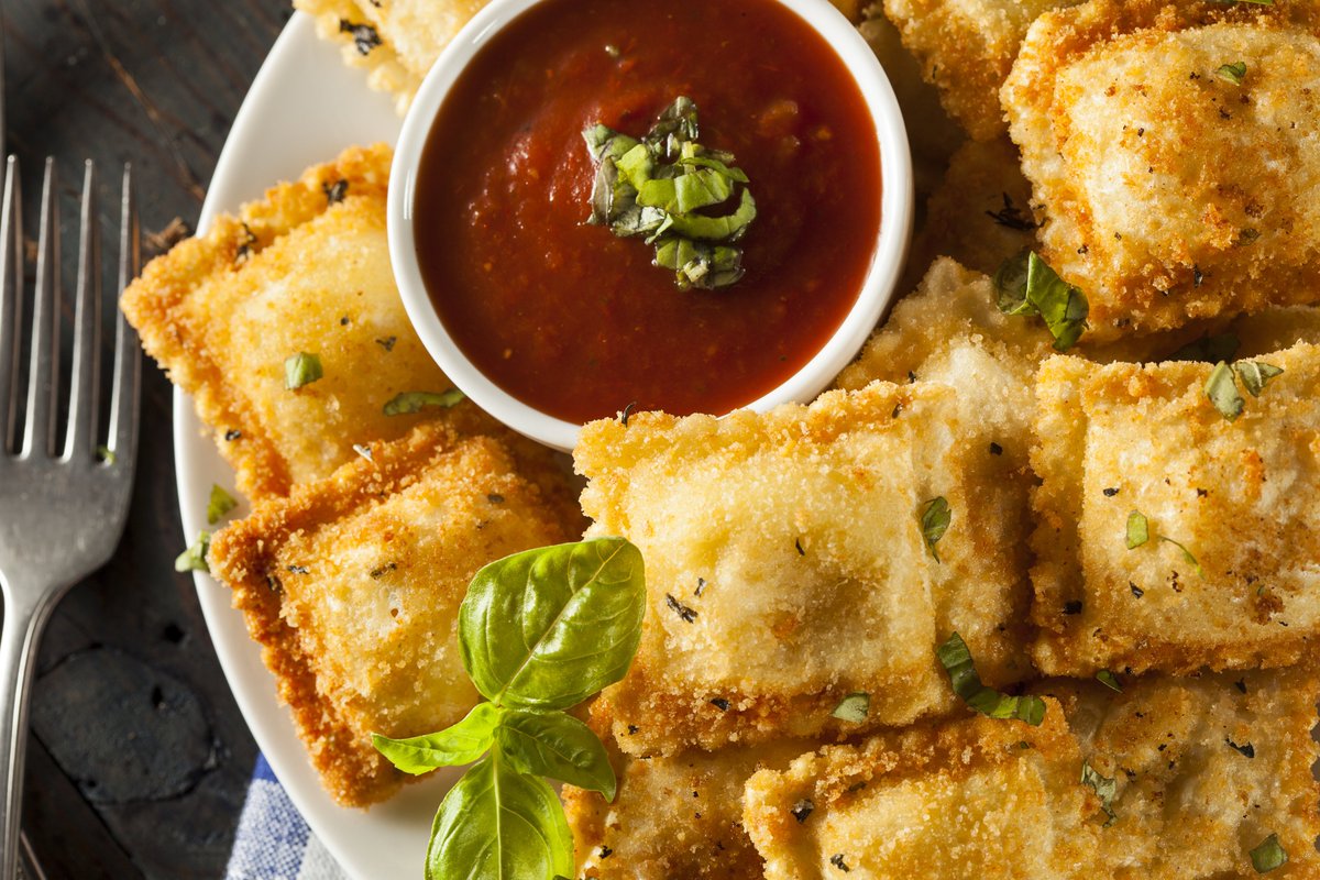 Chef Mike has Golden Fried Ravioli &amp; Marinara up first on the menu for our Cakebread Cellars Wine Dinner at @cannerynola this Friday 🍅

RSVP to join us: eventbrite.com/e/139962939921