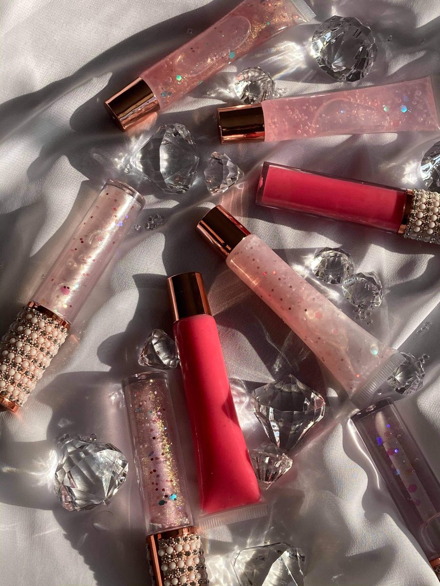 AloniaBBeauty's tweet image. Its small business Saturday come support a new small business 
#beauty #makeup #makeupartist #lashes #smallbusiness #BlackOwned #beautyblogger