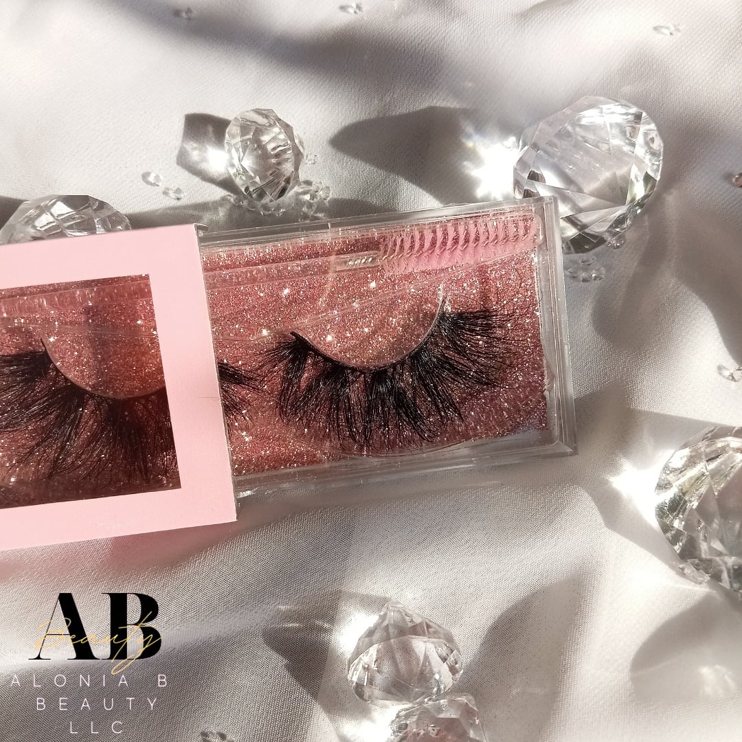 AloniaBBeauty's tweet image. Its small business Saturday come support a new small business 
#beauty #makeup #makeupartist #lashes #smallbusiness #BlackOwned #beautyblogger