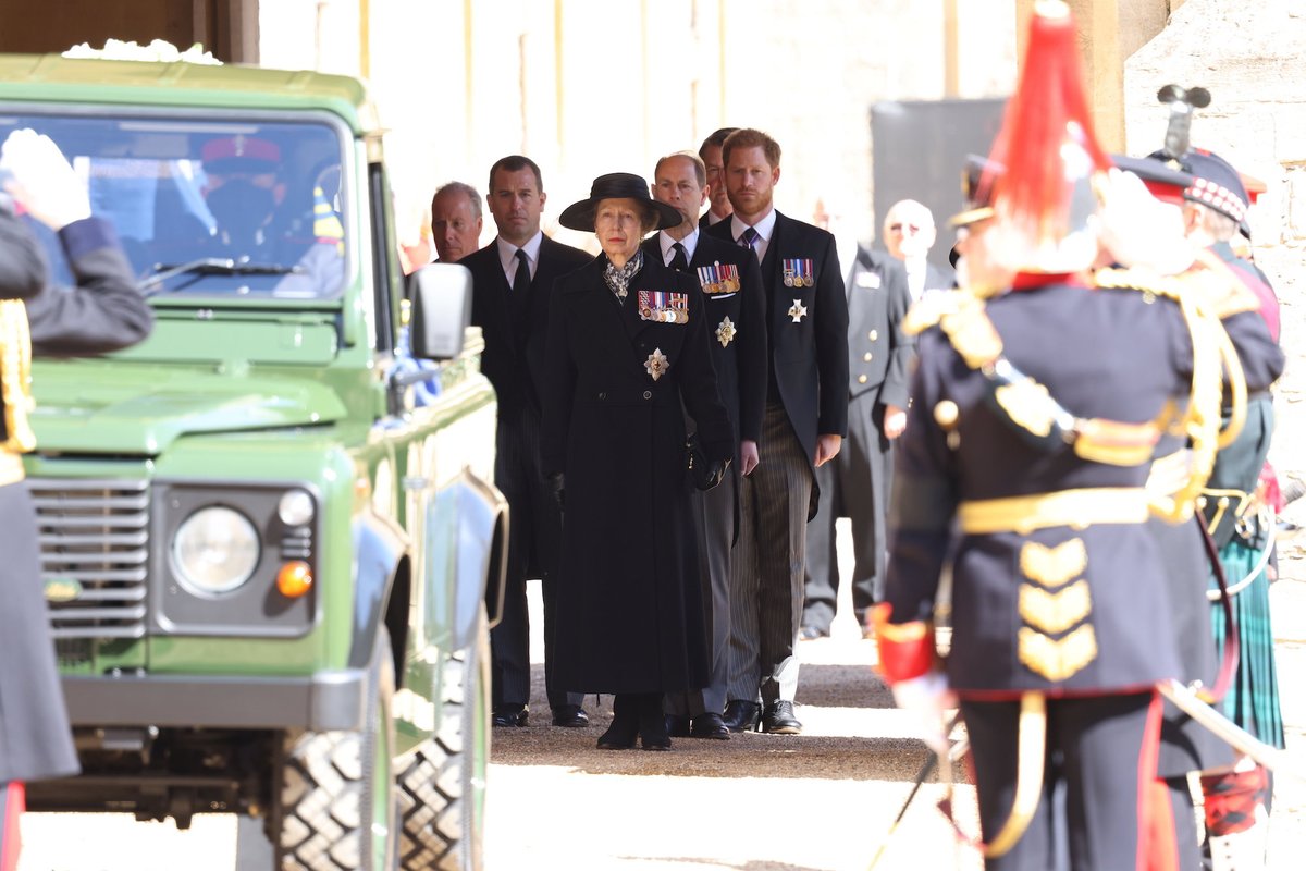 enews's tweet photo. While it is tradition for only men to walk in royal funeral processionals, today Princess Anne, Queen Elizabeth II &amp; Prince Philip's only daughter, walked alongside her brother Prince Charles to honor their father. ❤️ https://t.co/VlIFn0hHG3 https://t.co/6mvU8bHONR