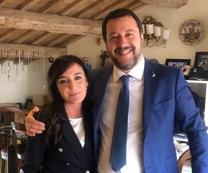 LegaValeria's tweet photo. Forza Matteo!!!
#iostoconSalvini https://t.co/BvL1fcglRW