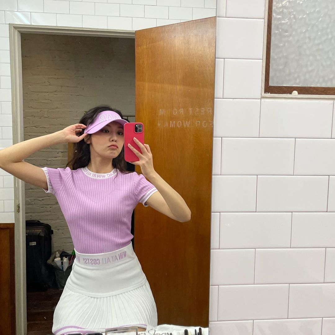 TK90CR's tweet photo. ㅤ
ㅤㅤㅤㅤㅤㅤ𝐂rystal's 𝐔pdate¡!
ㅤㅤㅤㅤㅤ ㅤㅤ #TKGRAM
ㅤㅤ E nem só na academia a mulher manterá a forma e cuidará de sua saúde. Hoje é dia de experimentar novos esportes. ⛳
ㅤ https://t.co/18zgjx1n83