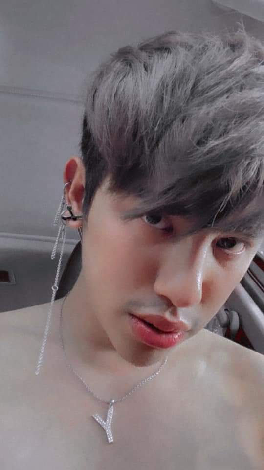 _Bee889's tweet photo. idol មកលេងទៀតហើយ  ។  មើលទៅសុភាព   តែពូកែណាស់ខាង...
Like and retweet ផង
Part 2 https://t.co/dbTuhZ2JZR
