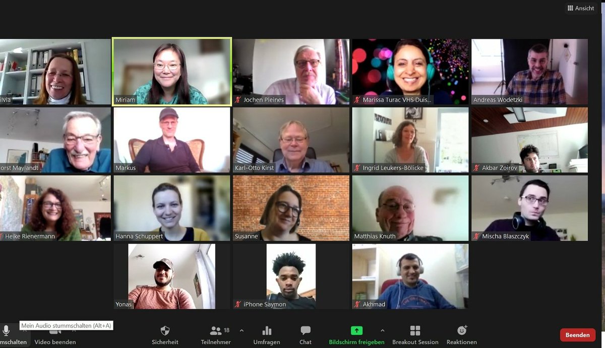 📢🥳 Reflexionsworkshop zum Projekt behind-the-picture.de
Nach 2 Jahren immer noch top motiviert das Projekt auch nach seinem offiziellen Ende in der ein oder anderen Form weiterzuführen‼️💪👩‍💻
#behindthepicture #migration #integration #gemeinschaft #fluechtlingshife #ehrenamt
