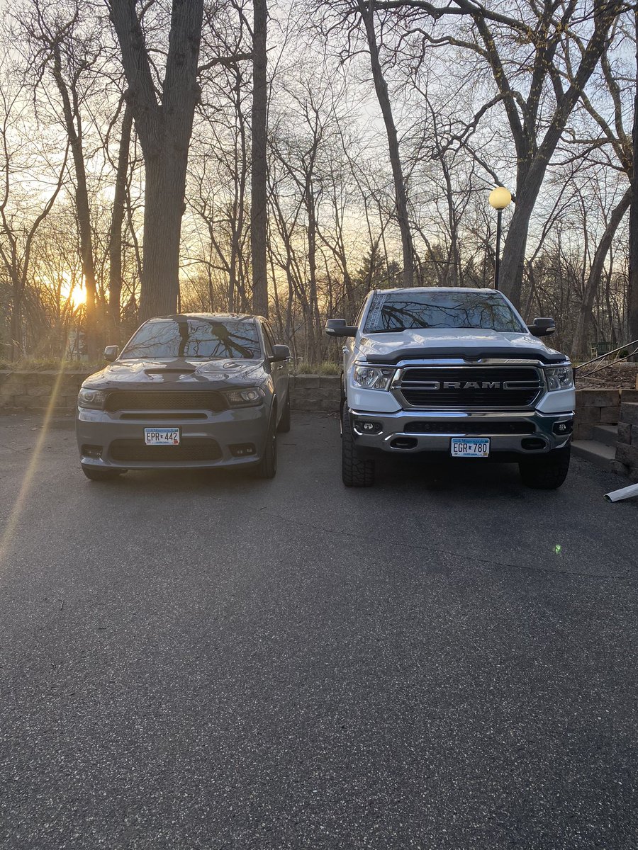 BPlohocky's tweet photo. @bonolomotingwe @OfficialMOPAR @Dodge @RamTrucks Two friends hanging out watching the #sunset ! Different bodies, same heart! #HEMI #DurangoRT #RamBighorn #Dodge #Ram #DodgeDurango #RamTrucks #MOPAR https://t.co/e2XDjscIVK