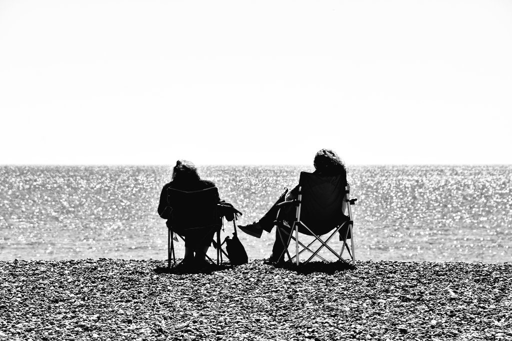 Firesnapper999's tweet photo. First time in over a year that we've been able to get the MiL out for quality #ChillOut time at the beach. #AntiSociallyDistanced #SupportBubble #CovidLife #Bognor #Sussex https://t.co/2SiJClIZ74