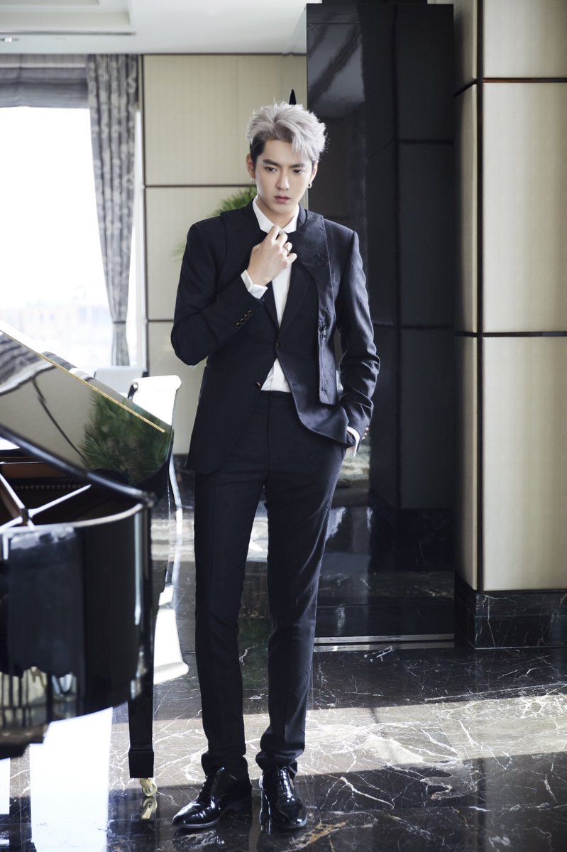 fangalaxy14's tweet photo. #kriswu #PorscheRacerKrisWu Shanghai tonight @kriswu https://t.co/sBdtOXa7zZ